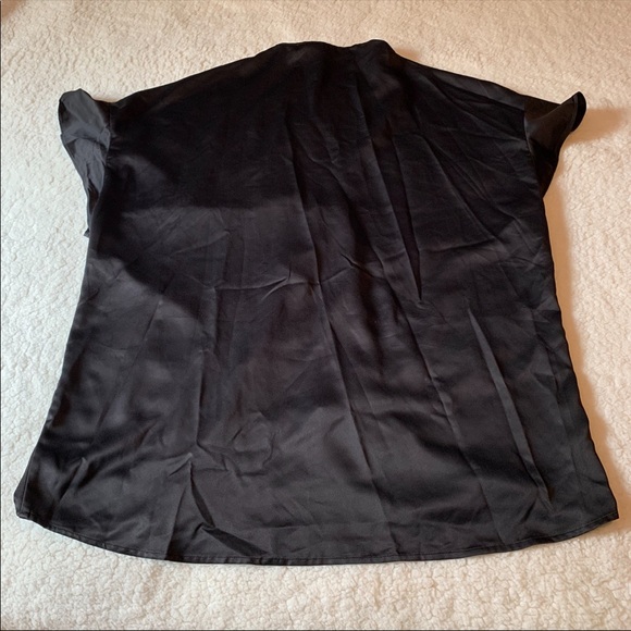 🔥SALE🔥VS Black Satin Ruffle Kimono Robe - Picture 7 of 10